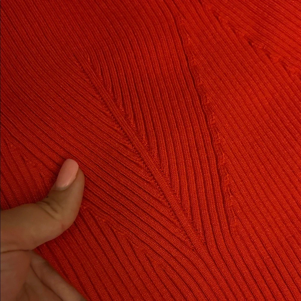 Red Ribbed Fitted Tank Top - Picture 5 of 5